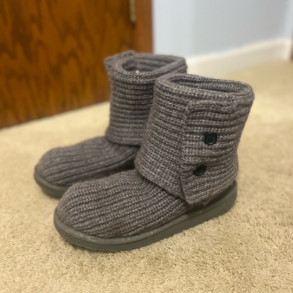 Women’s grey Classic Cardi Ugg boots size 5